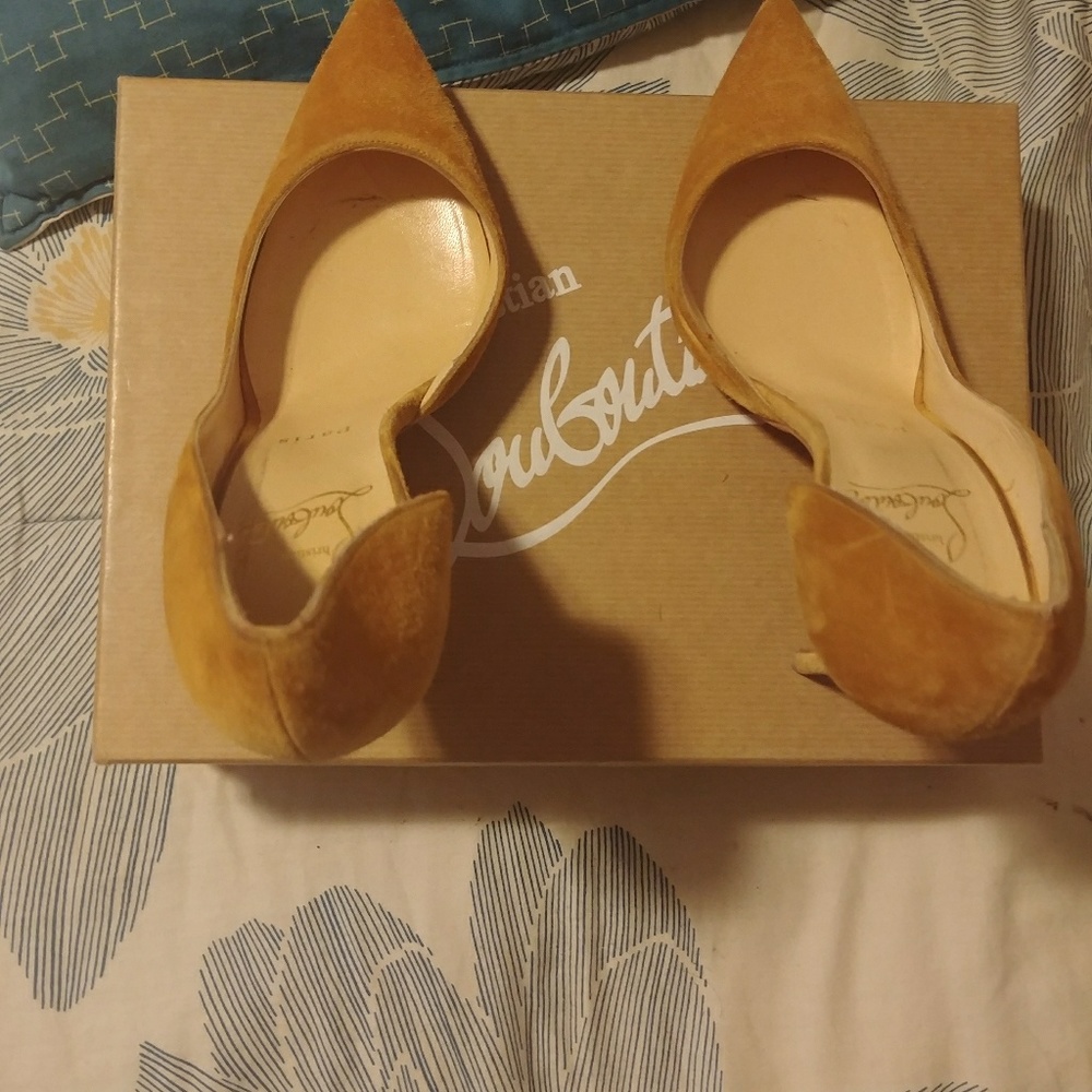 Heels - Picture 3 of 5
